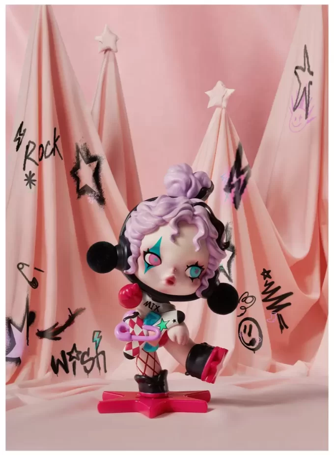 SKULLPANDA The Stocking Surprise Figure SKULLPANDA The Stocking Surprise Figure